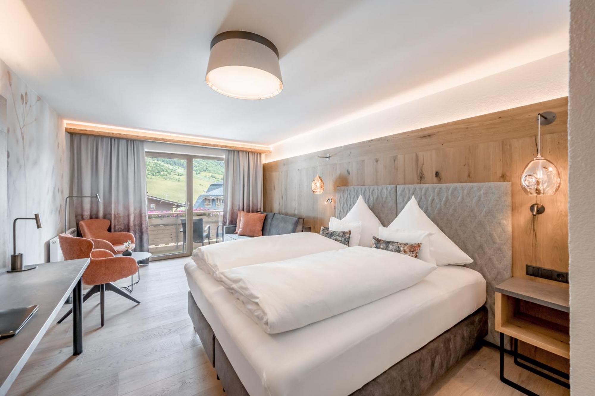 Hotel Roessle Superior Galtuer Room photo